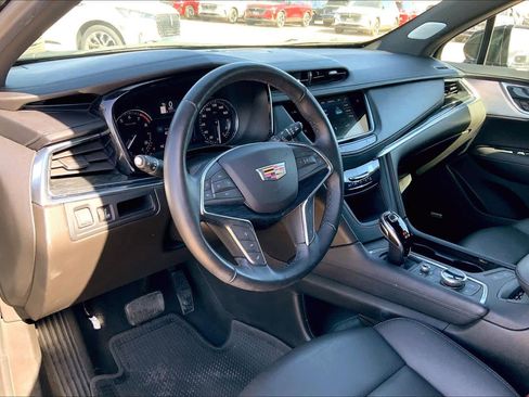Used 2022 Cadillac XT5 Premium Luxury FWD image 18