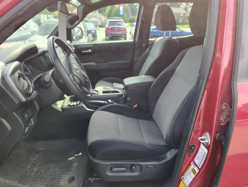 Used 2023 Toyota Tacoma TRD Sport AWD/4WD image 7