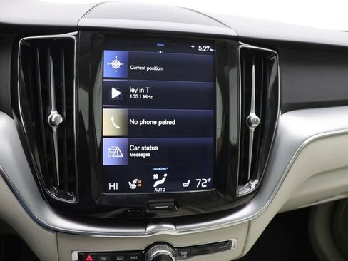 Used 2018 Volvo XC60 T6 Momentum w/ Vision Package image 22