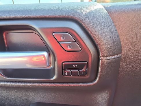 Used 2020 GMC Sierra 1500 AT4 w/ AT4 Preferred Package AWD/4WD image 21
