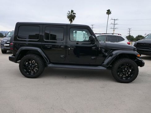 Used 2021 Jeep Wrangler Unlimited Sahara image 3