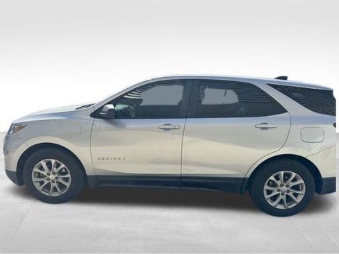 Used 2020 Chevrolet Equinox LS image 12