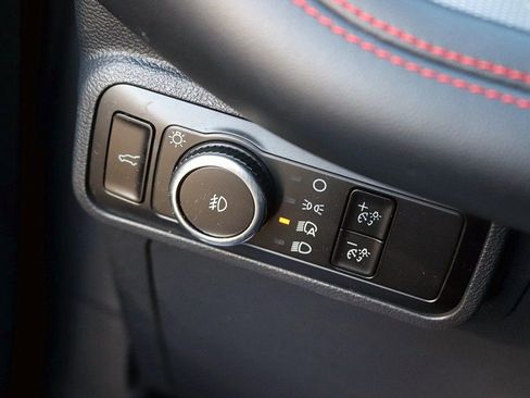 Used 2025 Ford Explorer ST-Line w/ ST-Line Street Pack image 29