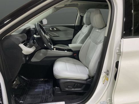 New 2026 Ford Explorer Platinum w/ LUX Leather Package image 4