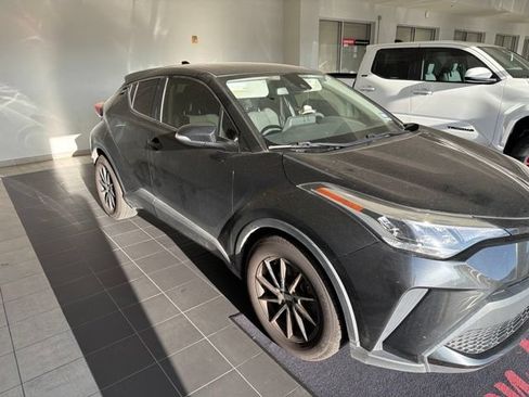 Used 2020 Toyota C-HR LE FWD image 3