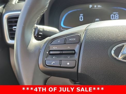 Used 2025 Hyundai Venue SEL FWD image 7
