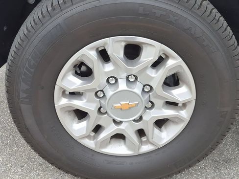 Used 2024 Chevrolet Silverado 2500 LT AWD/4WD image 26