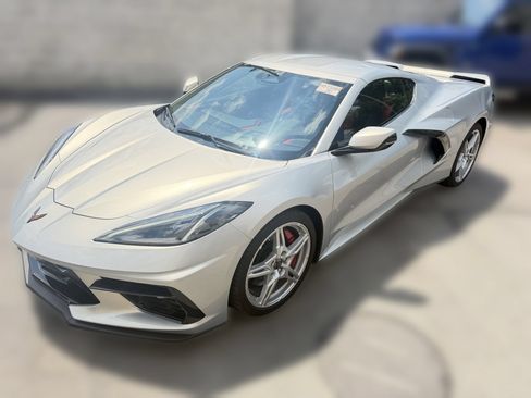 Used 2024 Chevrolet Corvette Stingray Premium Cpe w/ Z51 Performance Package RWD image 17