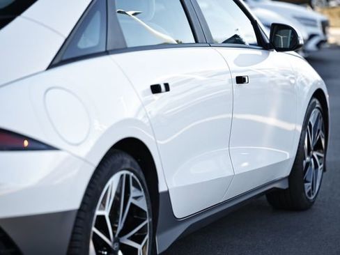 Used 2024 Hyundai Ioniq 6 SEL image 8