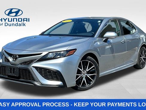 Used 2022 Toyota Camry SE FWD image 1