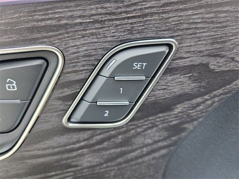 Used 2023 Audi Q8 Prestige image 19