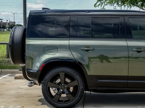 New 2026 Land Rover Defender 110 X-Dynamic SE AWD/4WD image 8