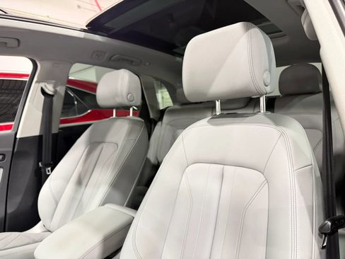 Used 2022 Audi Q5 2.0T Premium Plus w/ Premium Plus Package AWD/4WD image 3