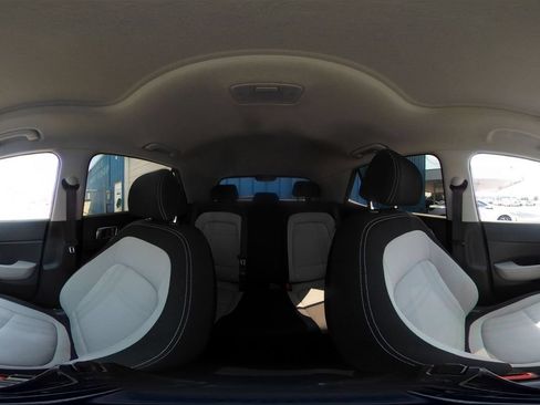 Used 2026 Hyundai Venue SEL FWD image 37
