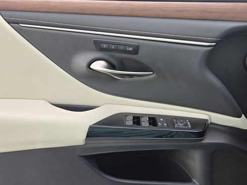 Certified 2025 Lexus ES 350 w/ Premium Package image 25