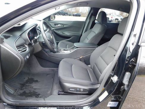 Used 2025 Chevrolet Malibu RS image 12