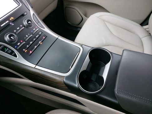 Used 2017 Lincoln MKX Select w/ Select Plus Package image 27