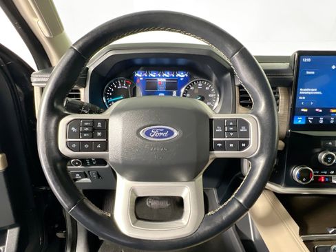 Used 2024 Ford Expedition Limited image 17