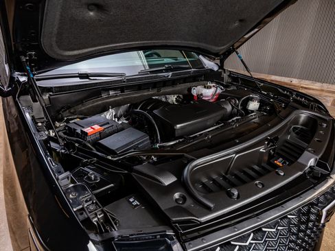 Used 2026 Cadillac Escalade ESV Sport w/ LPO, ONYX Package image 41