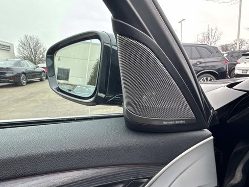 Used 2021 BMW 540i xDrive w/ Premium Package image 18