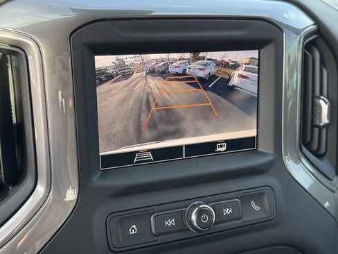 Used 2023 Chevrolet Silverado 1500 Custom image 18
