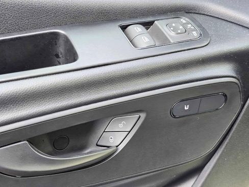Used 2025 Mercedes-Benz Sprinter 2500 image 18