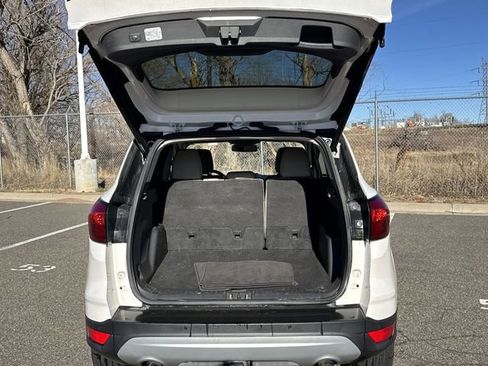 Used 2019 Ford Escape Titanium image 24