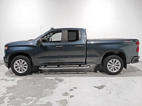 Used 2020 Chevrolet Silverado 1500 Custom w/ Custom Value Package AWD/4WD image 6