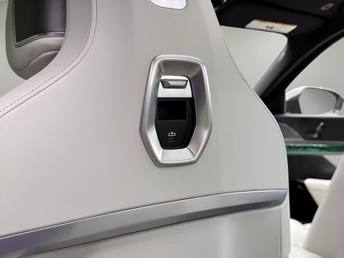 Used 2023 BMW 740i 740i w/ Parking Assistance Package image 21