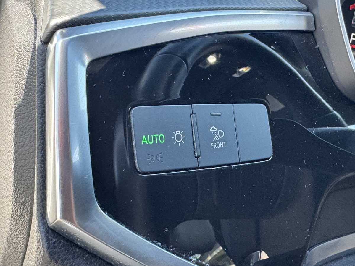 Used 2025 Audi Q3 2.0T Premium AWD/4WD image 28