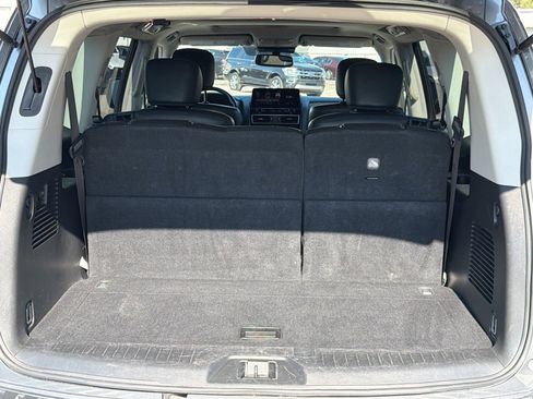 Used 2023 Nissan Armada SL w/ Captain's Chairs Package image 11