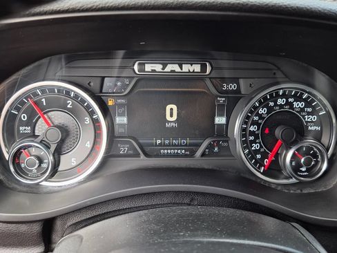 Used 2024 RAM 2500 Laramie AWD/4WD image 30