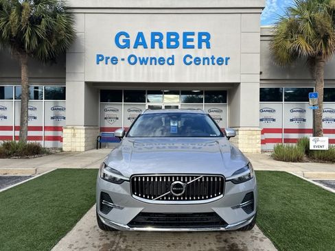 Used 2022 Volvo XC60 B5 Inscription w/ Protection Package Premier FWD image 2