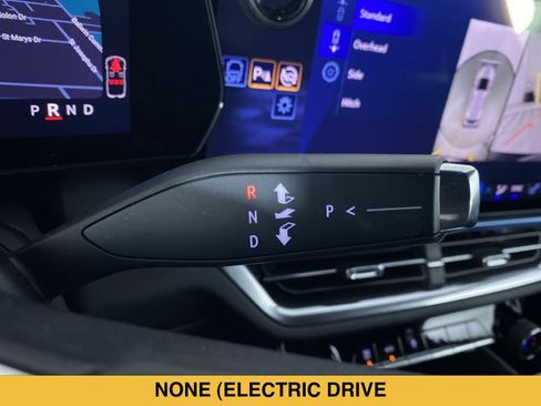Certified 2024 Chevrolet Equinox EV LT FWD image 8