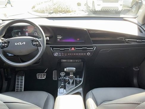 Used 2024 Kia Niro EX Touring image 33