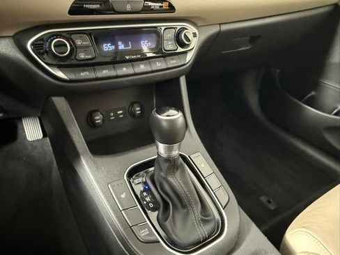 Used 2020 Hyundai Elantra GT w/ Style Package 02 FWD image 24