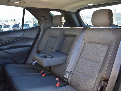 Used 2019 Chevrolet Equinox LT w/ Sun & Navigation Package image 8