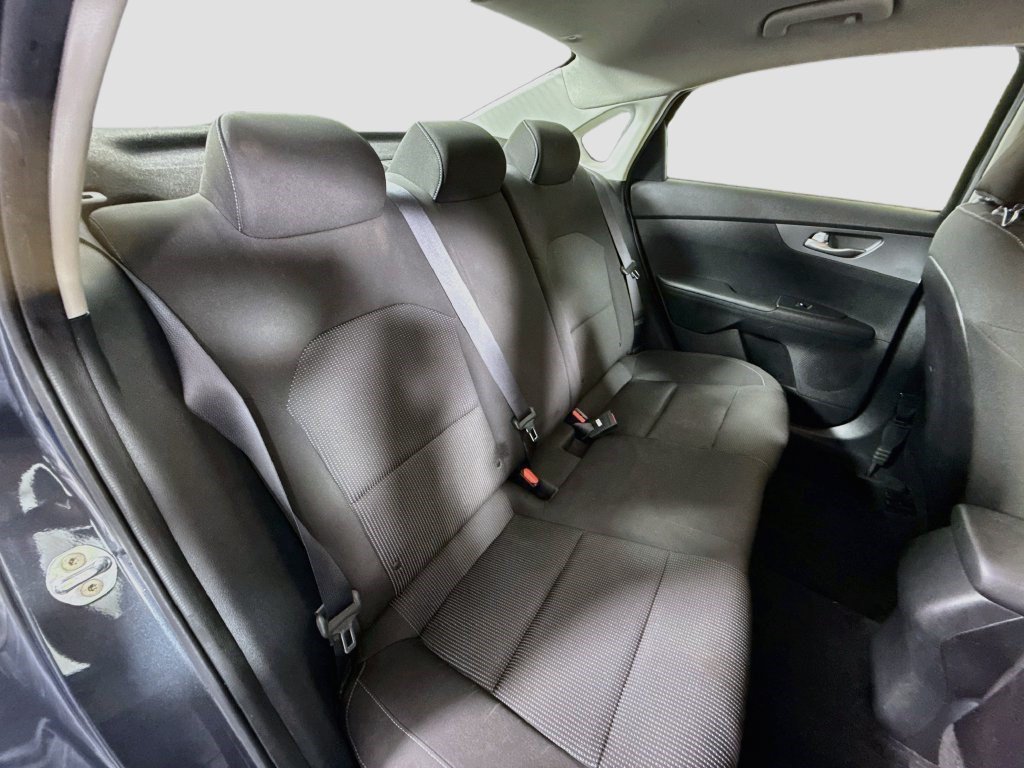 Used 2020 Kia Forte LXS FWD image 25