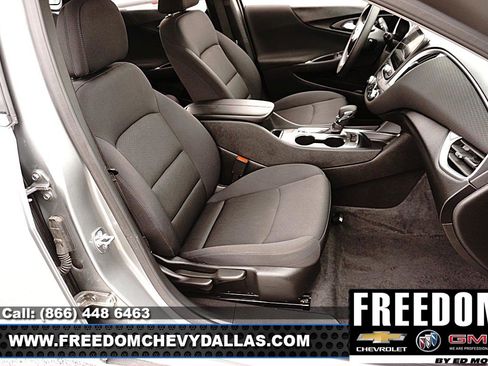 Used 2025 Chevrolet Malibu LT FWD image 11