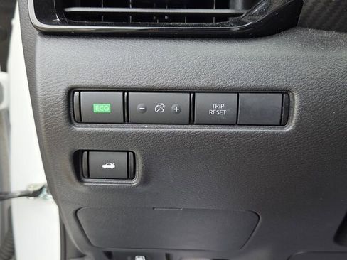 Used 2024 Nissan Sentra SV FWD image 26