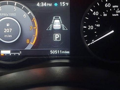 Used 2023 Nissan Versa SV image 18