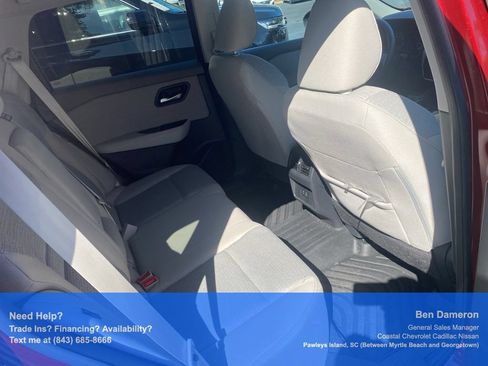 Used 2023 Nissan Rogue SV FWD image 3