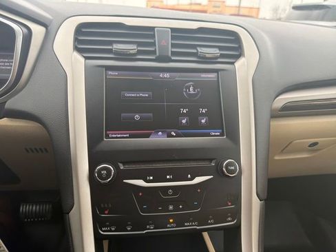 Used 2013 Ford Fusion SE image 22