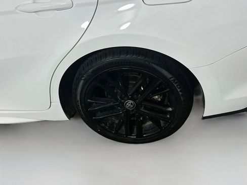 Used 2025 Toyota Camry SE FWD image 11