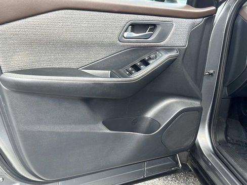 Used 2021 Nissan Rogue SV image 17