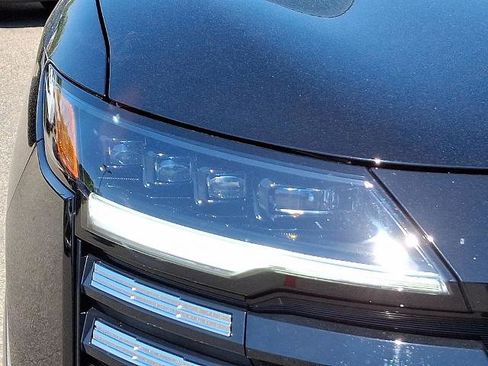 Certified 2025 Nissan Kicks S AWD/4WD image 11