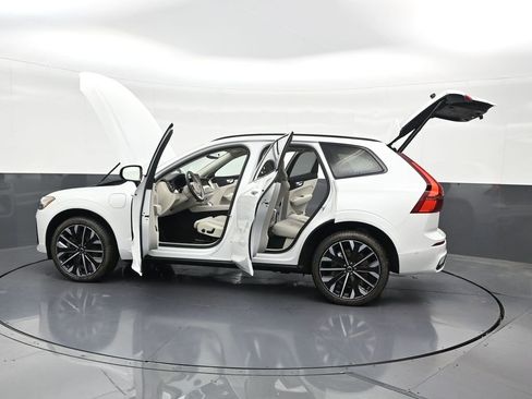 New 2026 Volvo XC60 T8 Ultra w/ Protection Package Premier AWD/4WD image 31