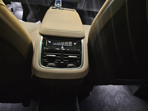 Certified 2025 Volvo XC90 B5 Plus AWD/4WD image 15