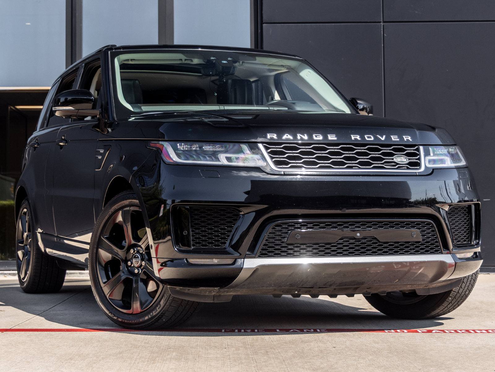 Used 2020 Land Rover Range Rover Sport HSE AWD/4WD image 2