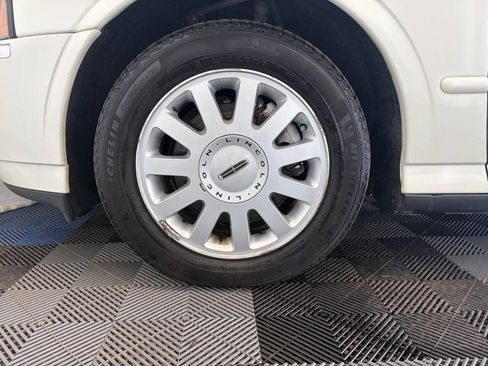 Used 2005 Lincoln LS RWD image 25